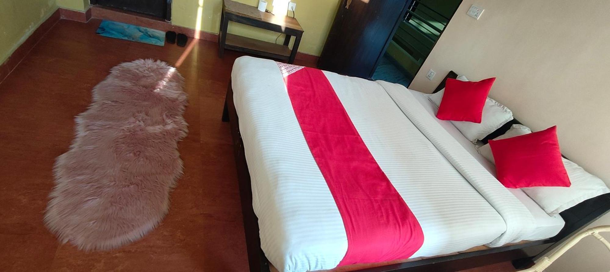 Hotel August International ポカラ エクステリア 写真